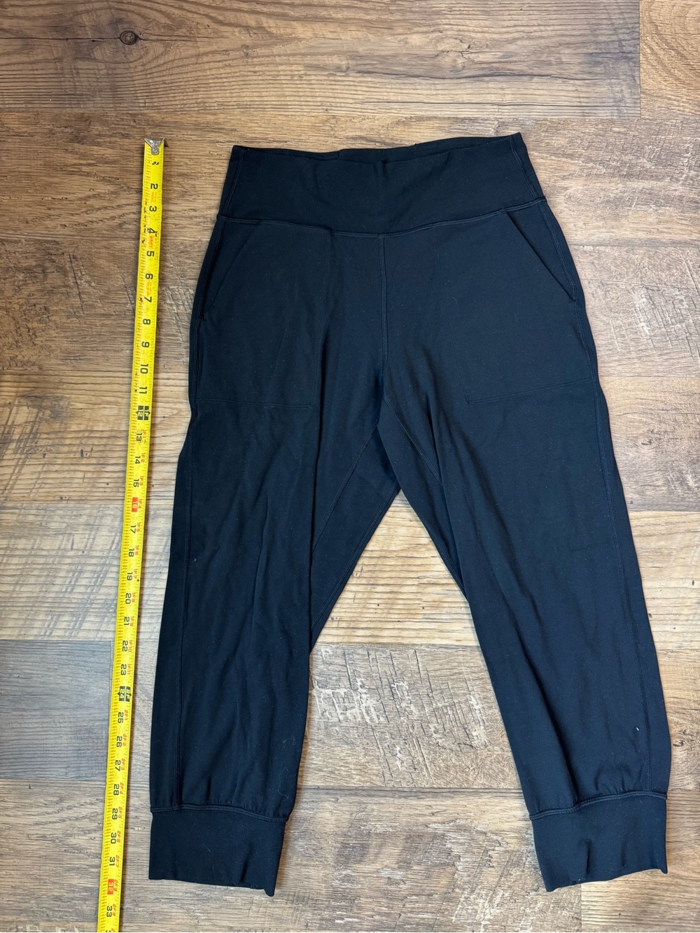 lululemon athletica Black Women's Cropped Jogger Pants